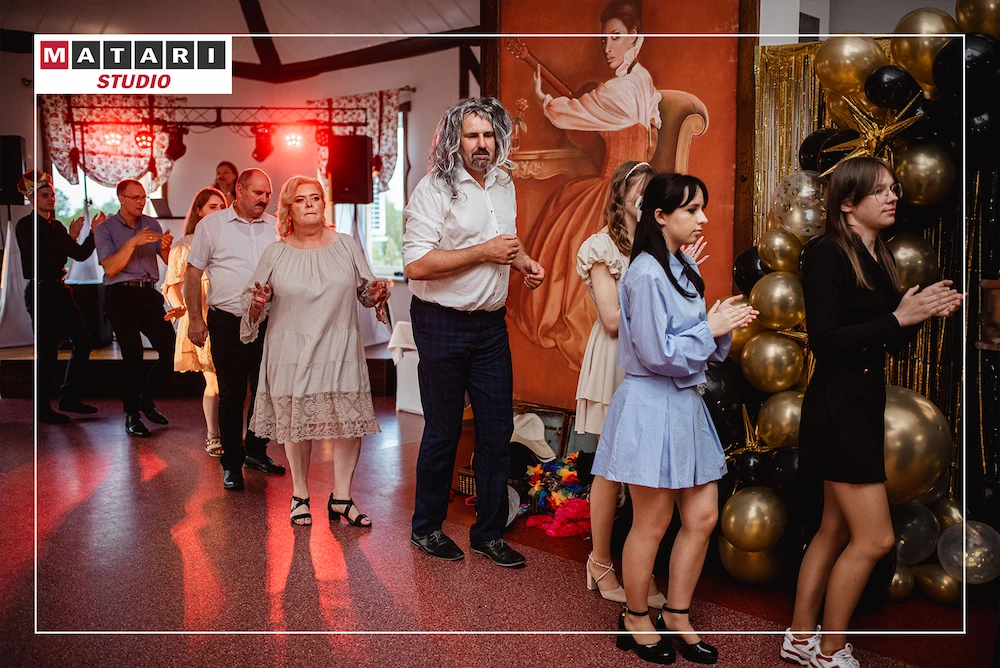 Fotograf na osiemnastkę w Toruniu - dynamiczne momenty